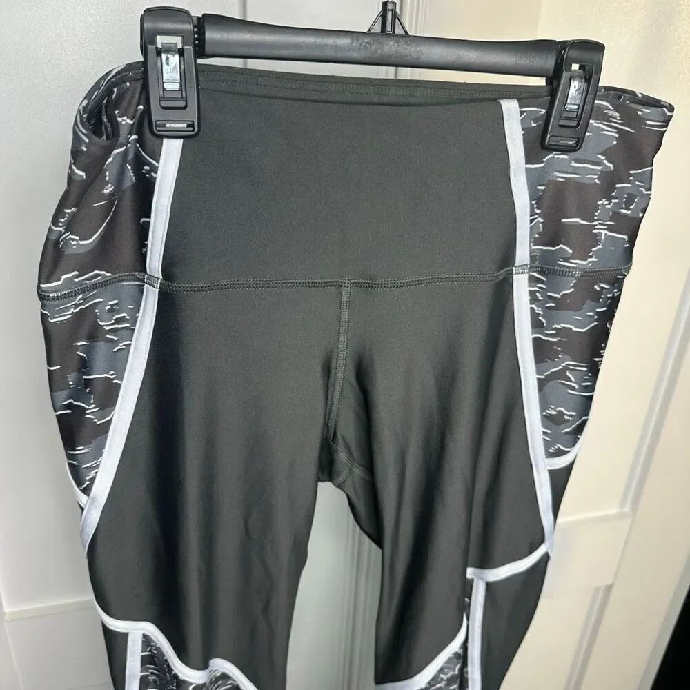 Under Armour gray Large Heatgear Compression Leggings (z1)